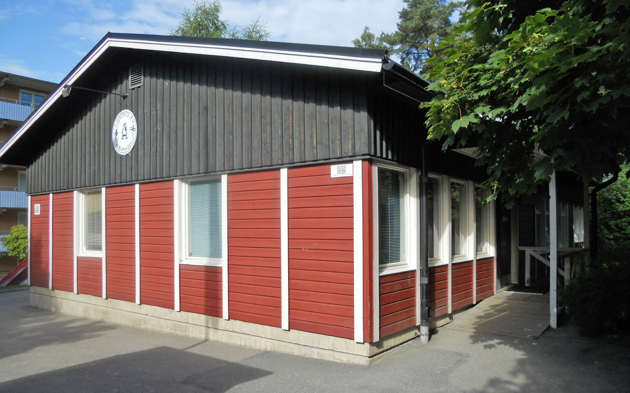Illustration - barn påväg till förskola