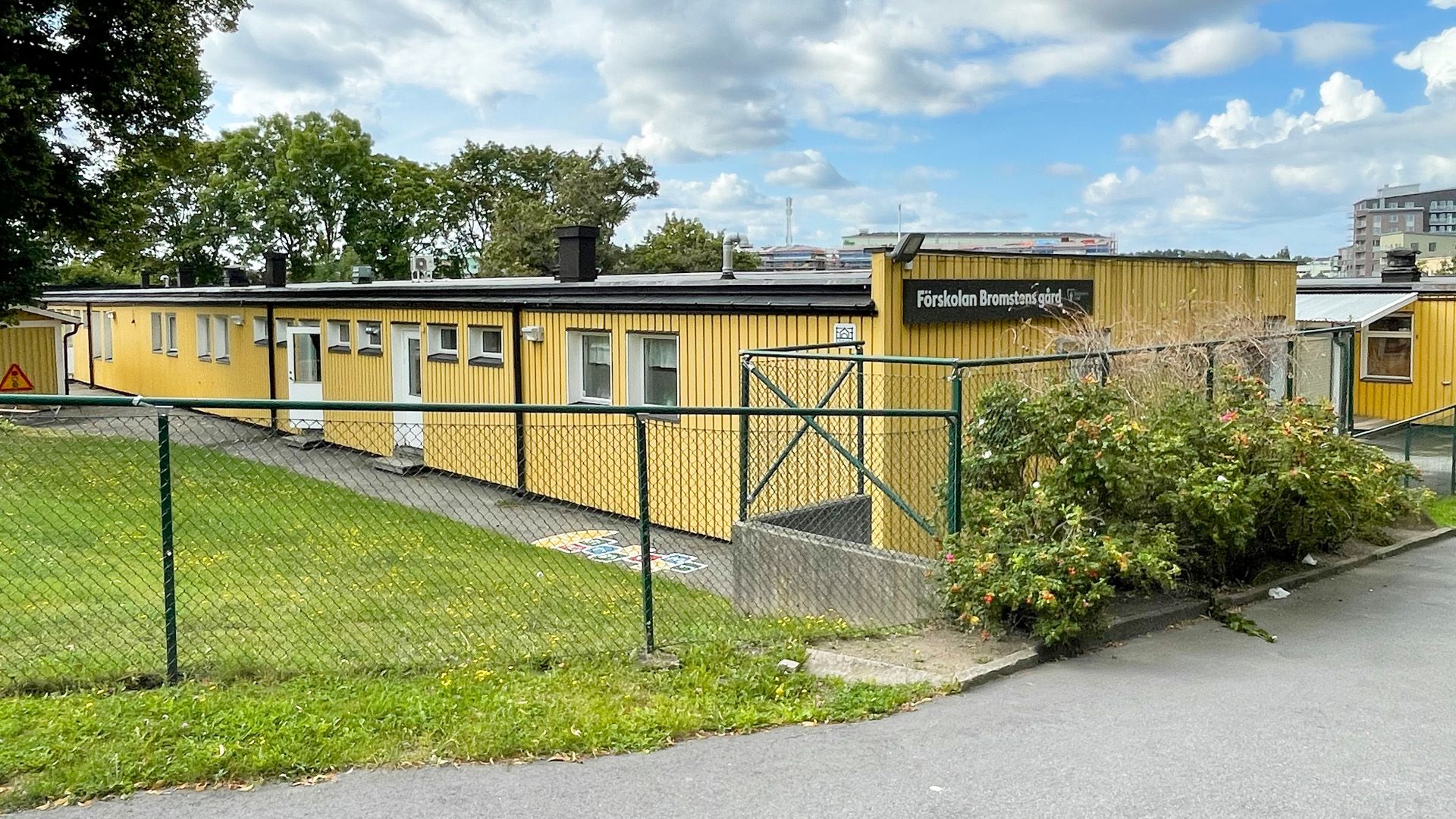 Bromstens Gård, Duvbovägen 127