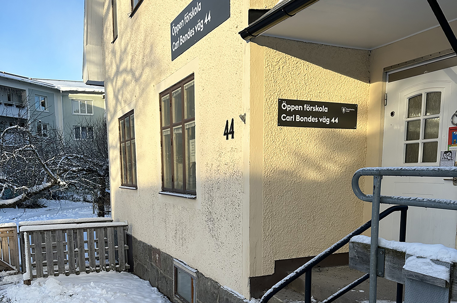 Entré till öppna förskolan. Foto.