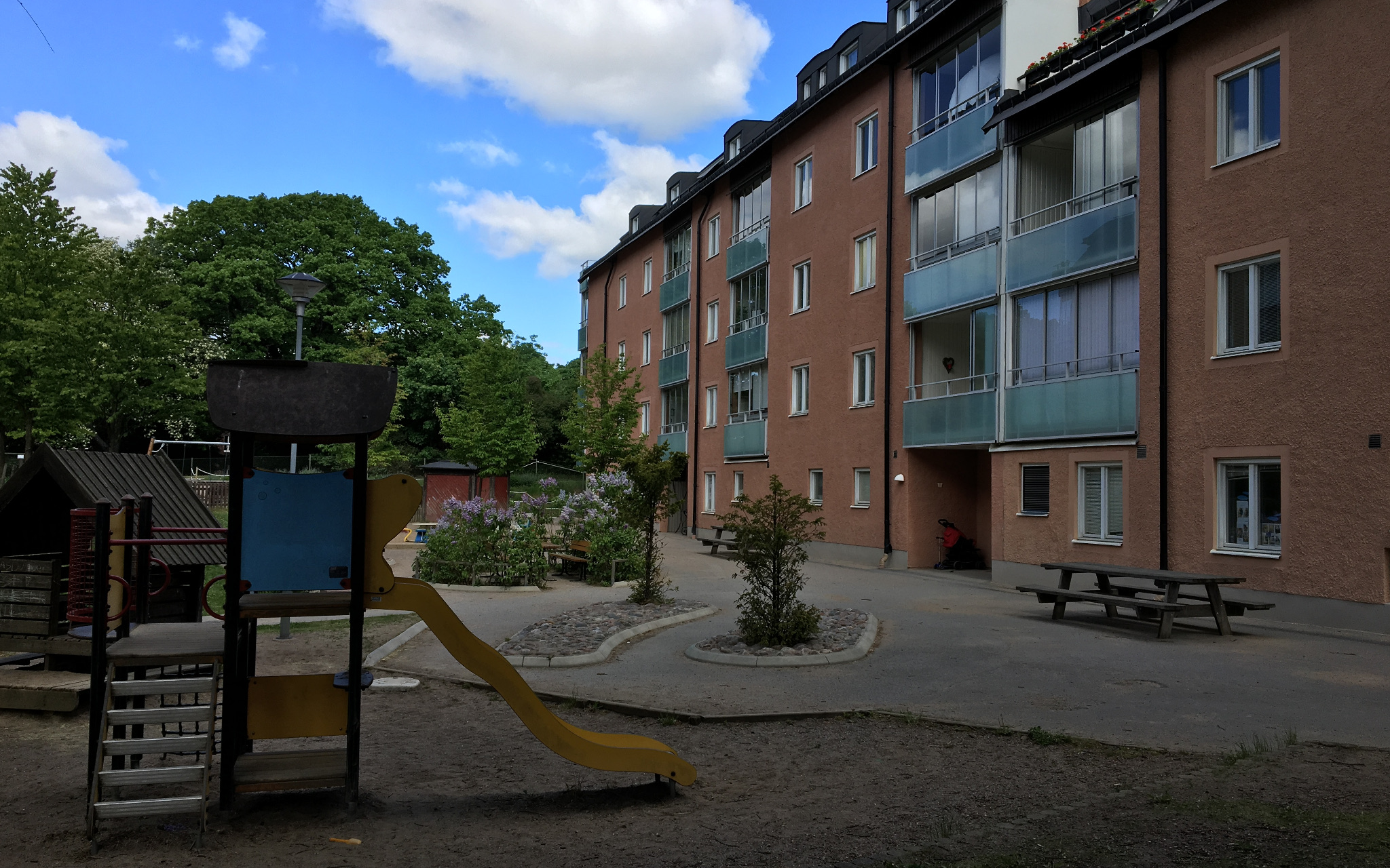 Ängsknarrens gård